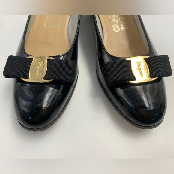 SALVATORE FERRAGAMO VARA BOW PUMP BLACK SHOE - Picture 7 of 9
